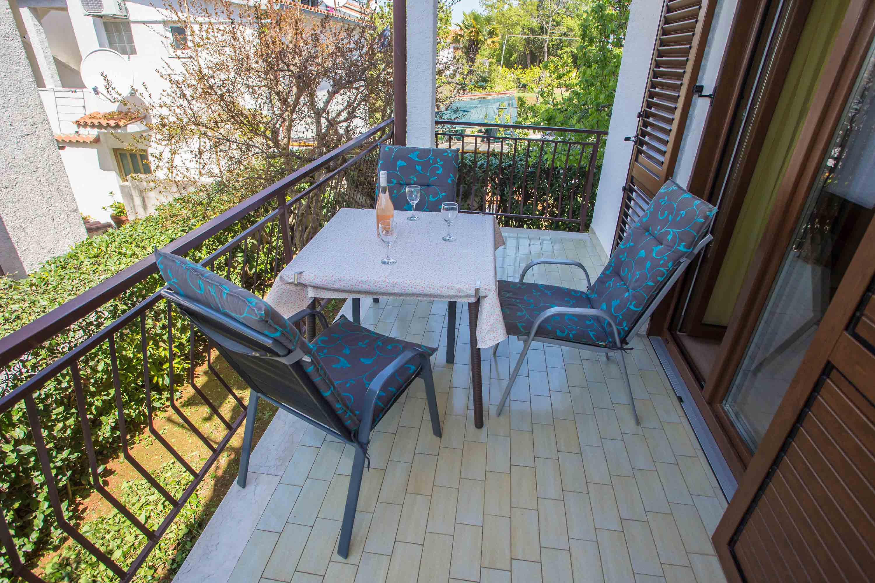 Apartment for 2-3 persons in Poreč - kitchen balcony